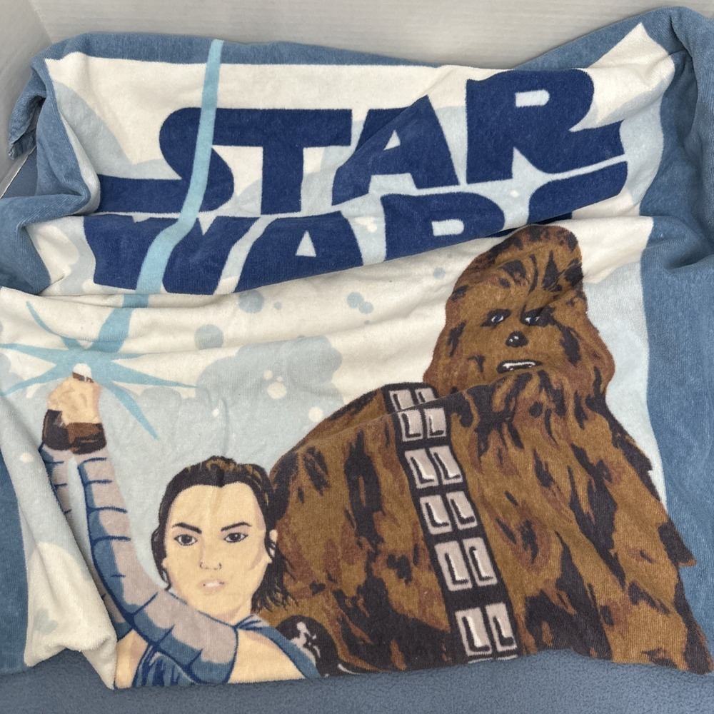 Pottery Barn‎ Kids Star Wars EP 8 Rey, Chewbacca & Porg 32"x64" Blue Beach Towel